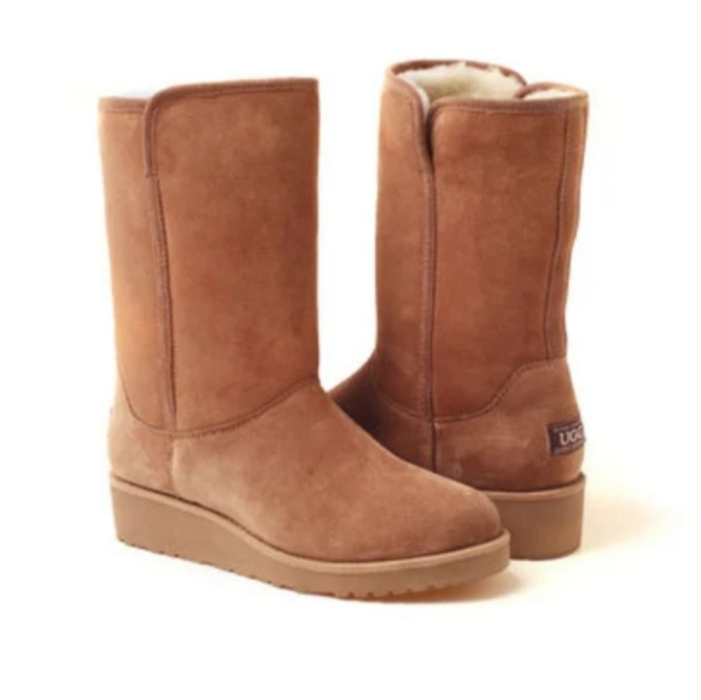 UGG Women's Amie Classic Slim Tan Suede Sheepskin Lined Boots, Sz 7 - Picture 2 of 10